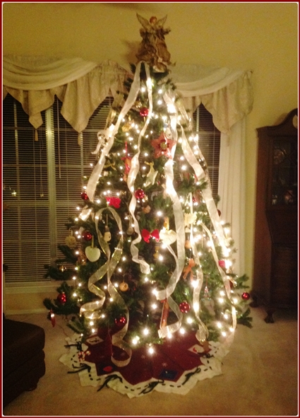 Click to see Anne's 2014 Christmas Tree